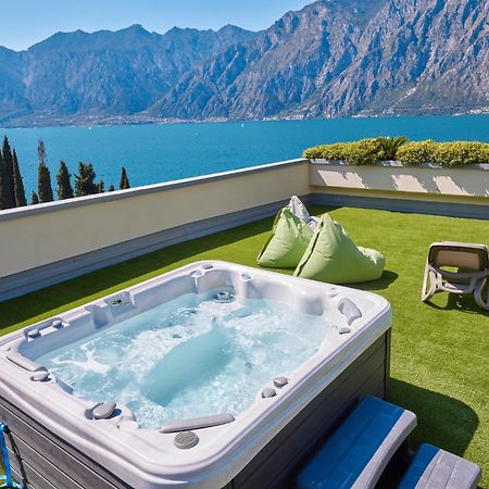 Wind Hotel Мальчезіне Екстер'єр фото